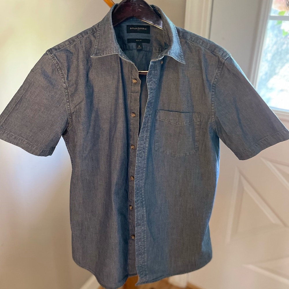 Banana Republic Frosted Coated Chambray Short-Sleeve Shirt Medium